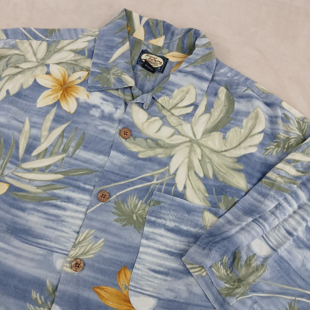 VTG Tommy Bahama Medium Mens Shirt Hawaiian Camp Rayon Floral 23x28